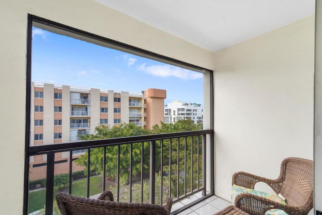 Spacious 1 Bed, 5min Walk To The Beach! * Miami Beach