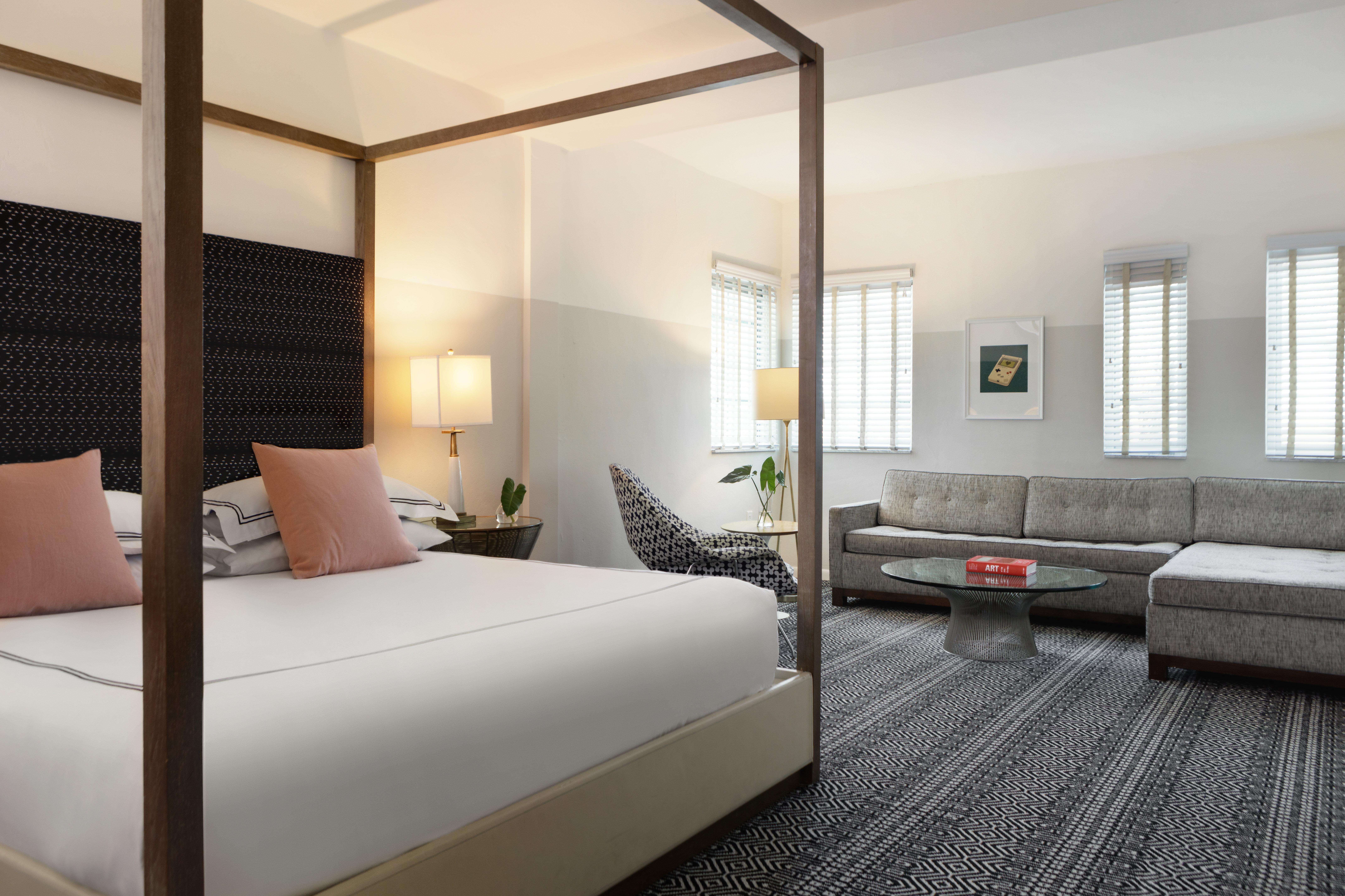 Kimpton Surfcomber By Ihg Resort 4*