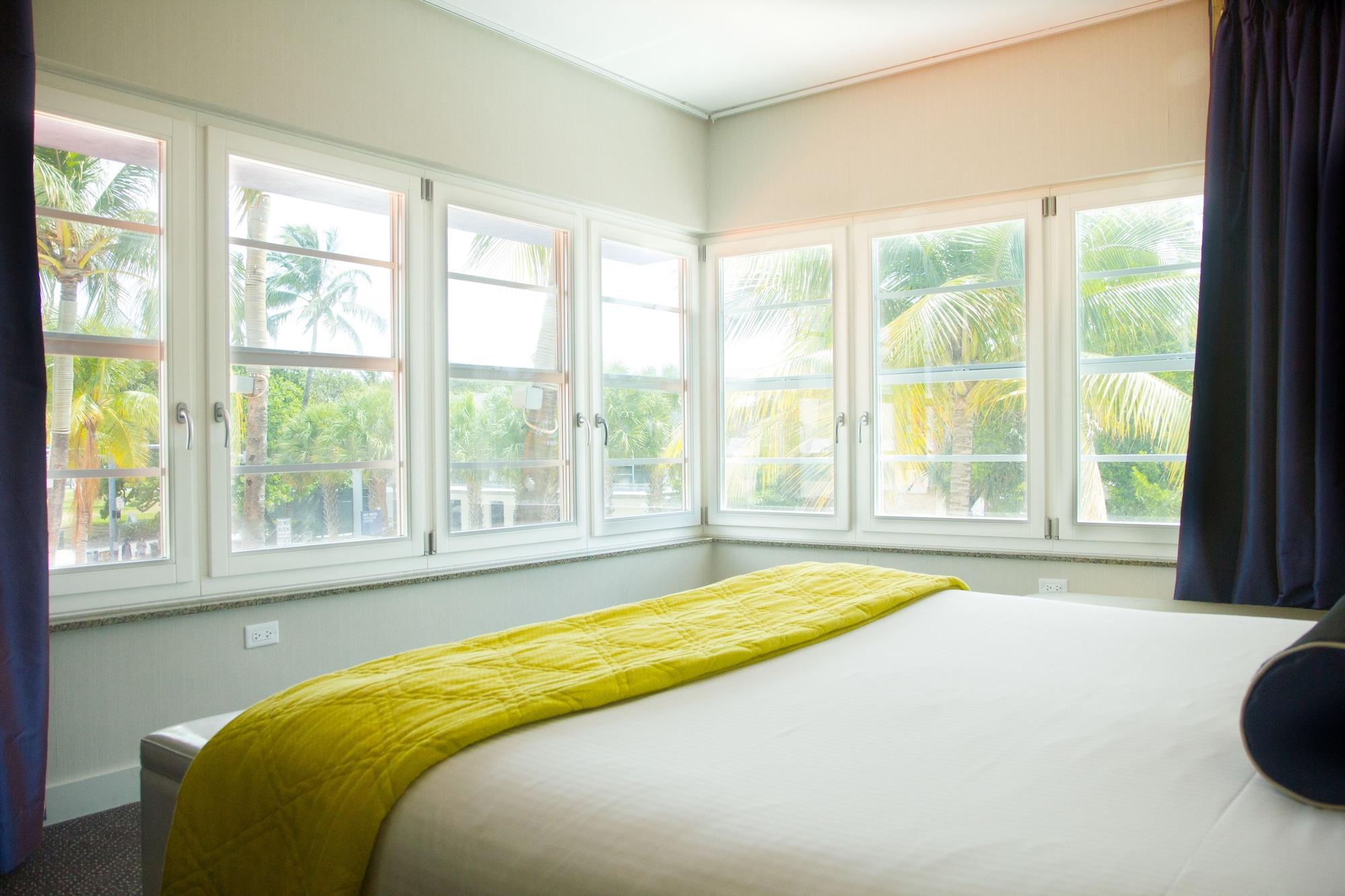 Hotel Breakwater South 4*