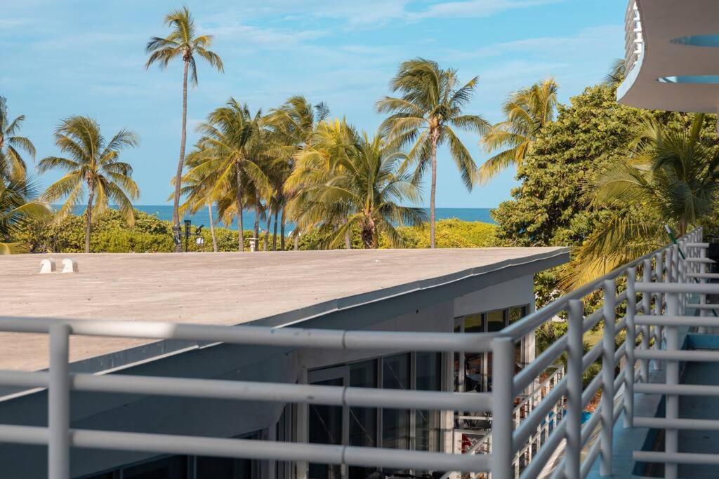 Apartment King Bed Rooftop Ocean Dr C304 *