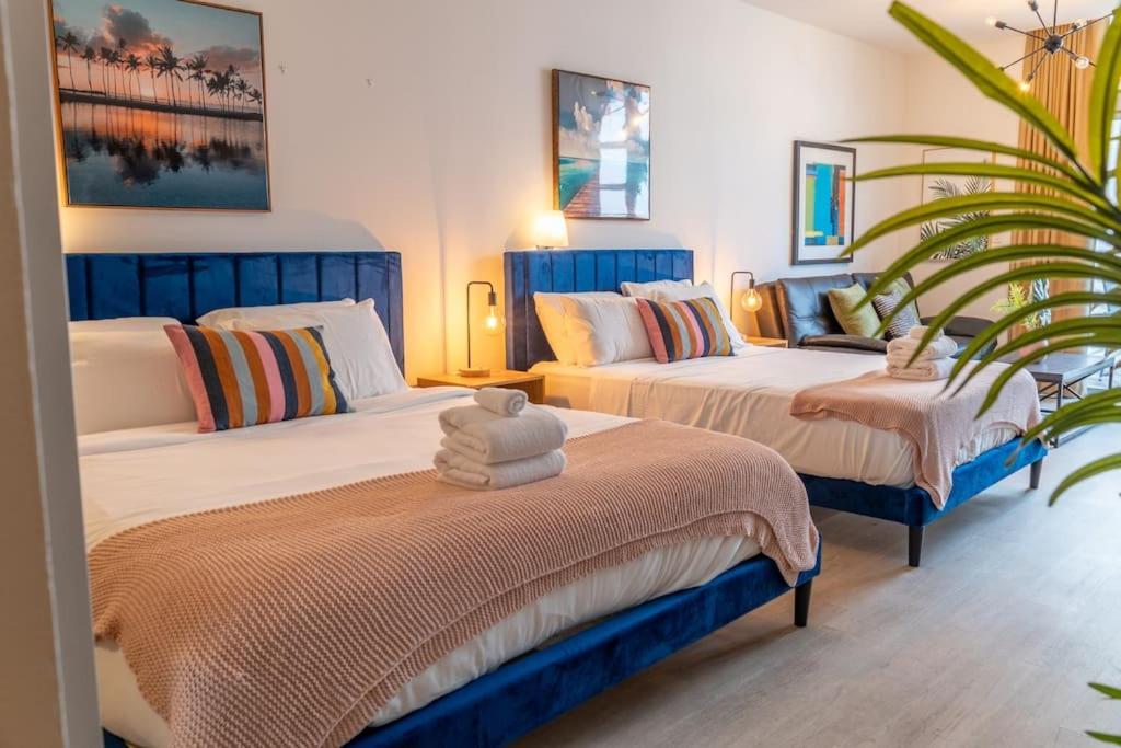 Apartment King Bed Rooftop Ocean Dr C304