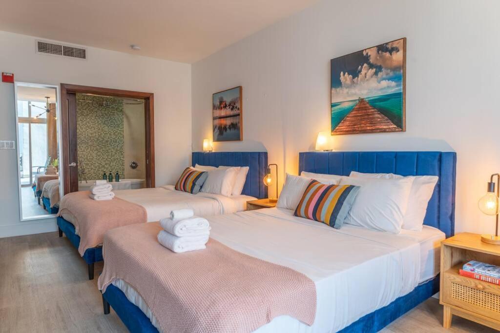 King Bed Rooftop Ocean Dr C304 Miami Beach
