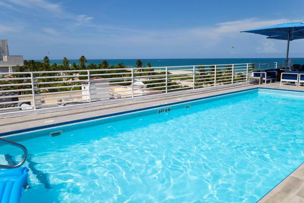 King Bed Rooftop Ocean Dr C304 Miami Beach