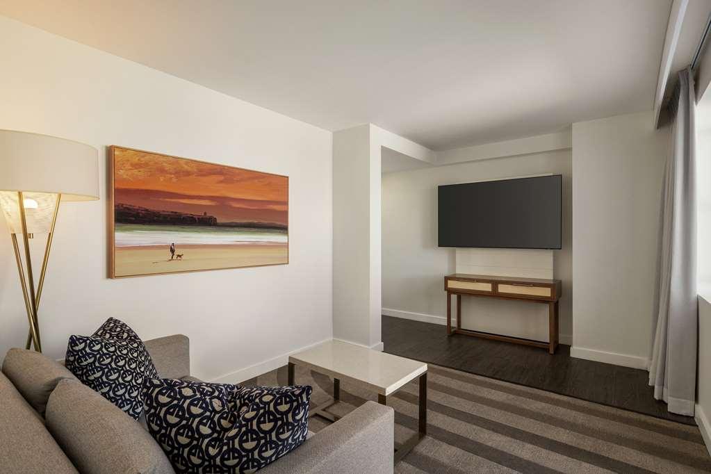 Hilton Miami Resort 4*