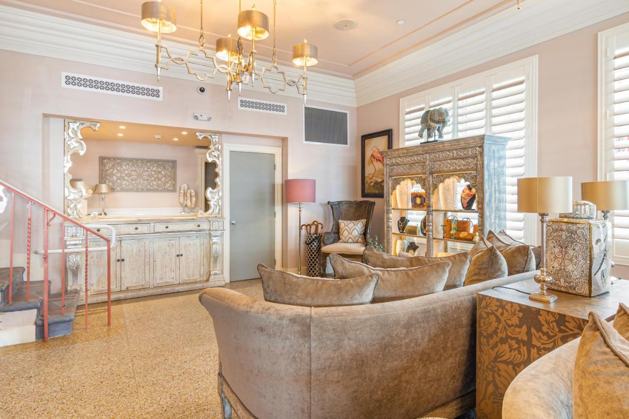 Hotel Henrosa Miami Beach