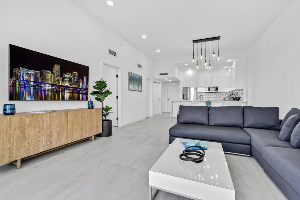 Oceanfront Luxury Penthouse 2 Bedrooms With Direct Ocean View Apartment *