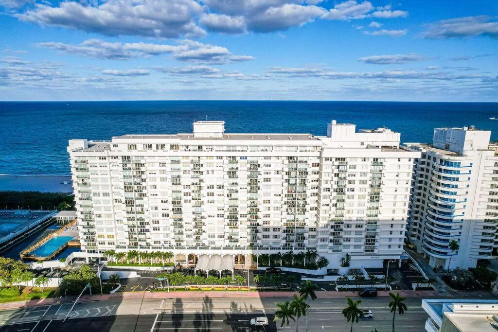 Oceanfront Luxury Penthouse 2 Bedrooms With Direct Ocean View Apartment *
