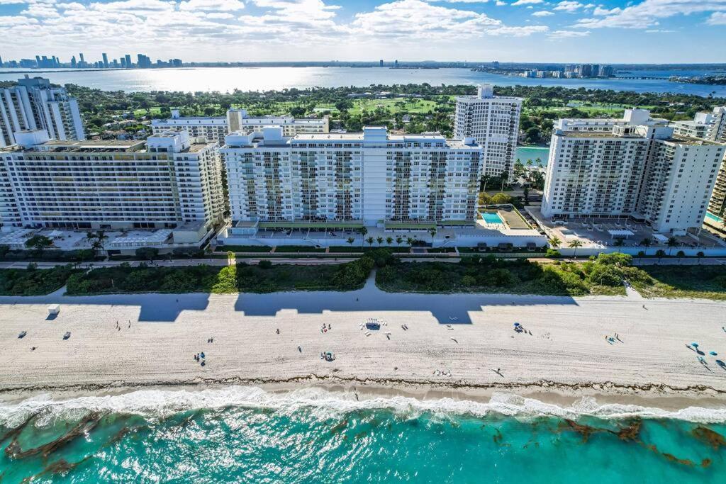 Oceanfront Luxury Penthouse 2 Bedrooms With Direct Ocean View * Miami Beach
