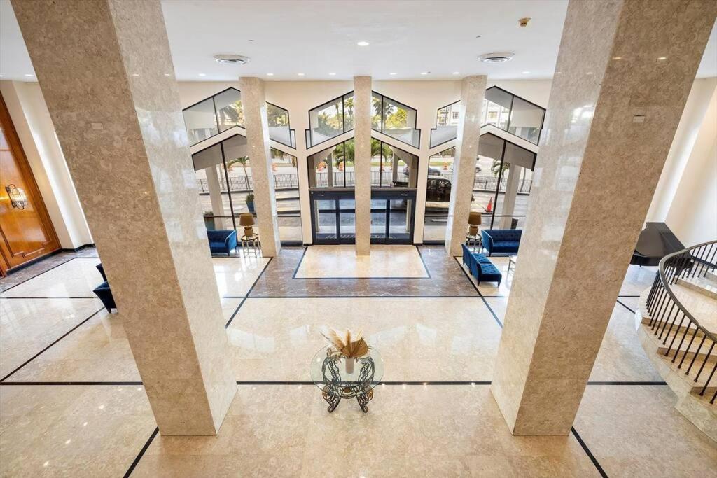 Apartment Oceanfront Luxury Penthouse 2 Bedrooms With Direct Ocean View
