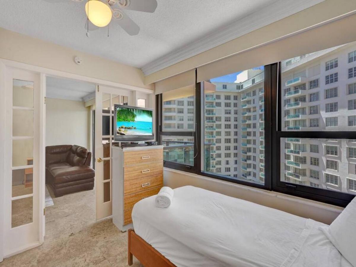 Cute Ocean View Service Unit 1217 Miami Beach