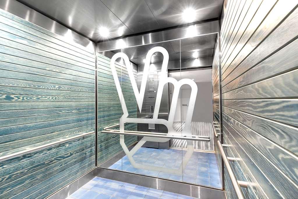Variety Luxurban Trademark Hotel *