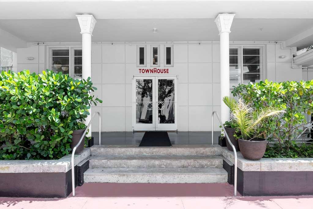 Hotel Townhouse Miami Bch. Trademark