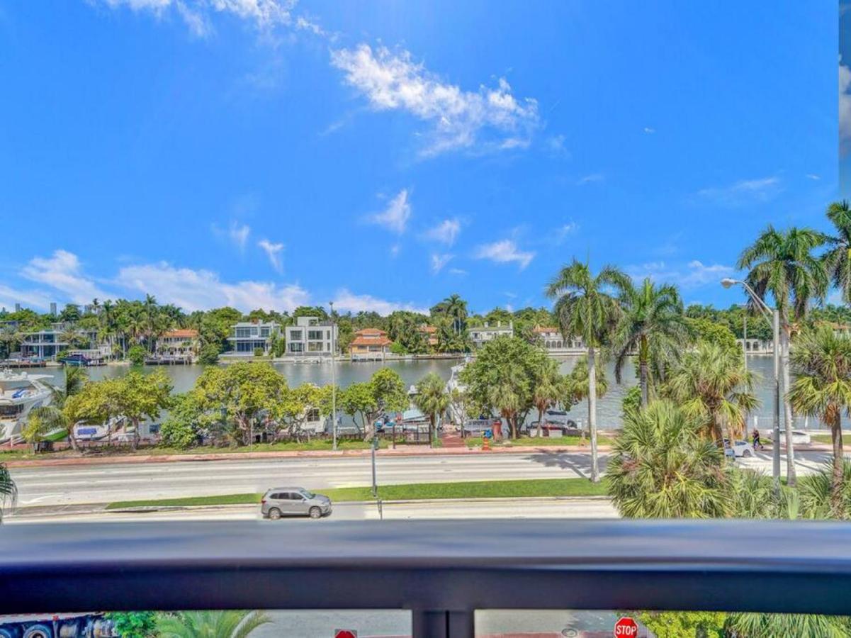 Beachfront Ocean View Beach Service 520 Apartment Miami Beach