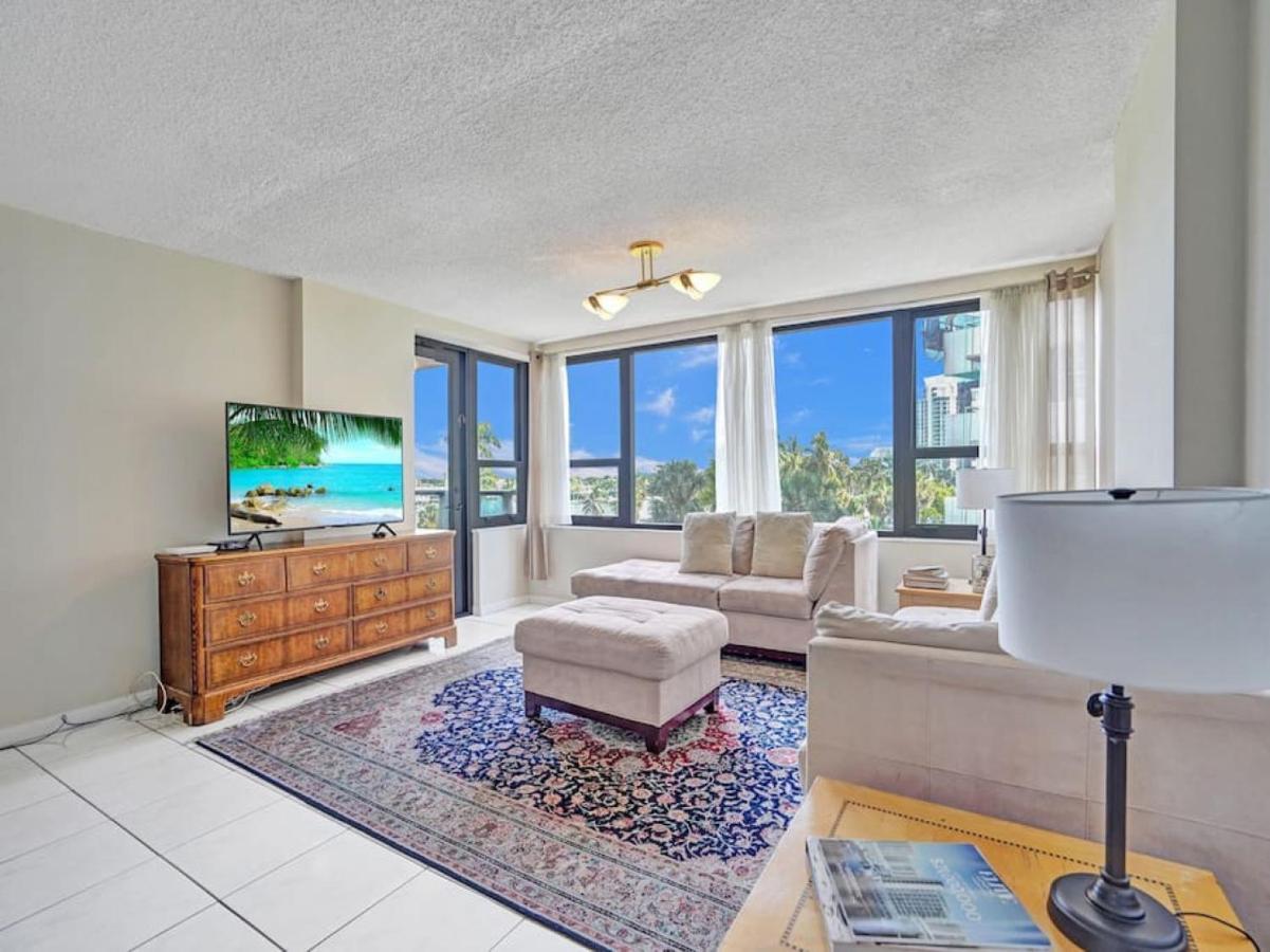 Beachfront Ocean View Beach Service 520 Apartment *