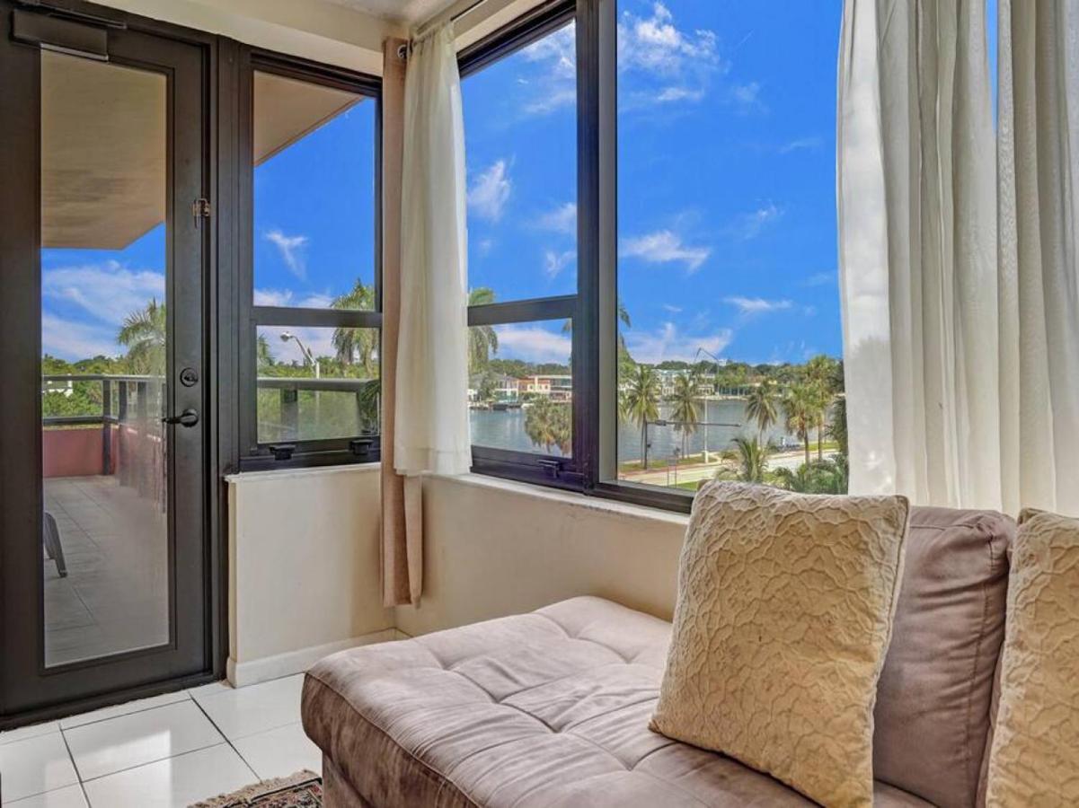 Beachfront Ocean View Beach Service 520 *