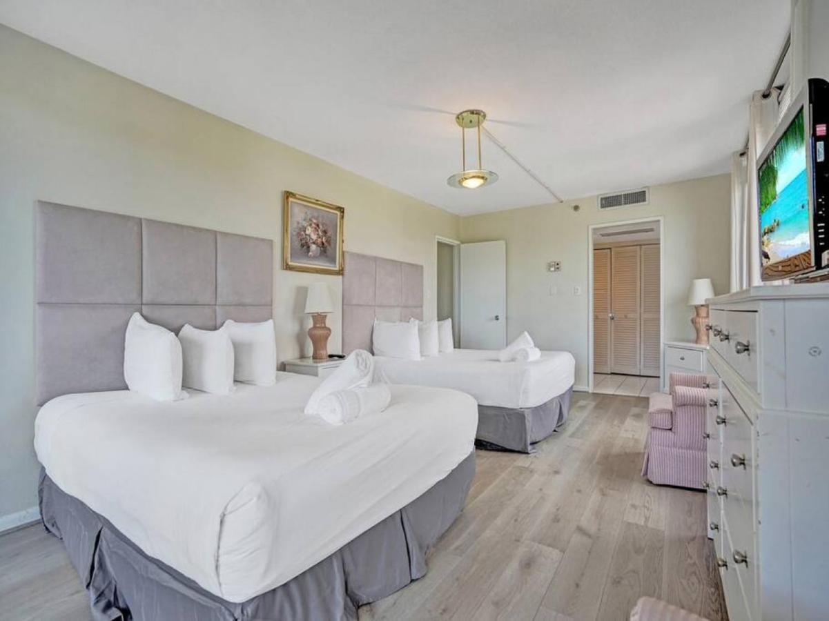 Beachfront Ocean View Beach Service 520 Miami Beach