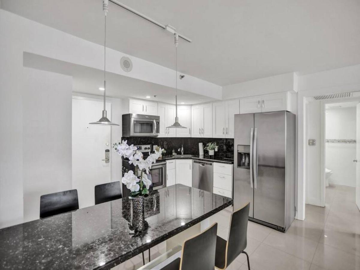 Spacious Ocean View Service 509 Miami Beach