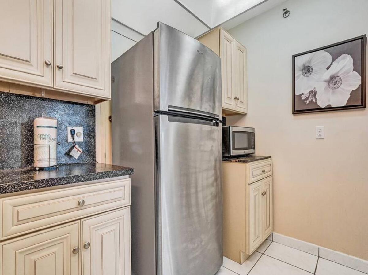 Beachfront Ocean View Beach Service 520 Apartment