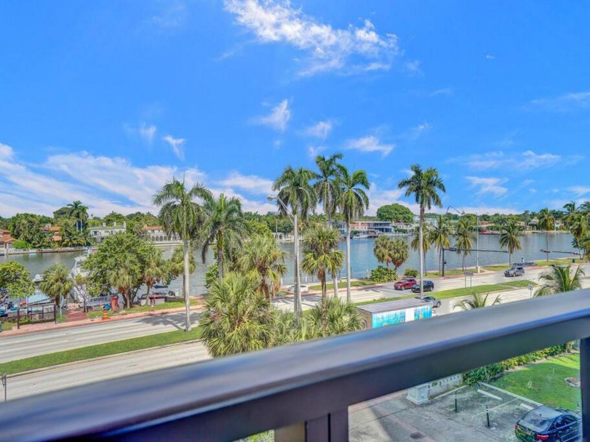 Apartment Beachfront Ocean View Beach Service 520