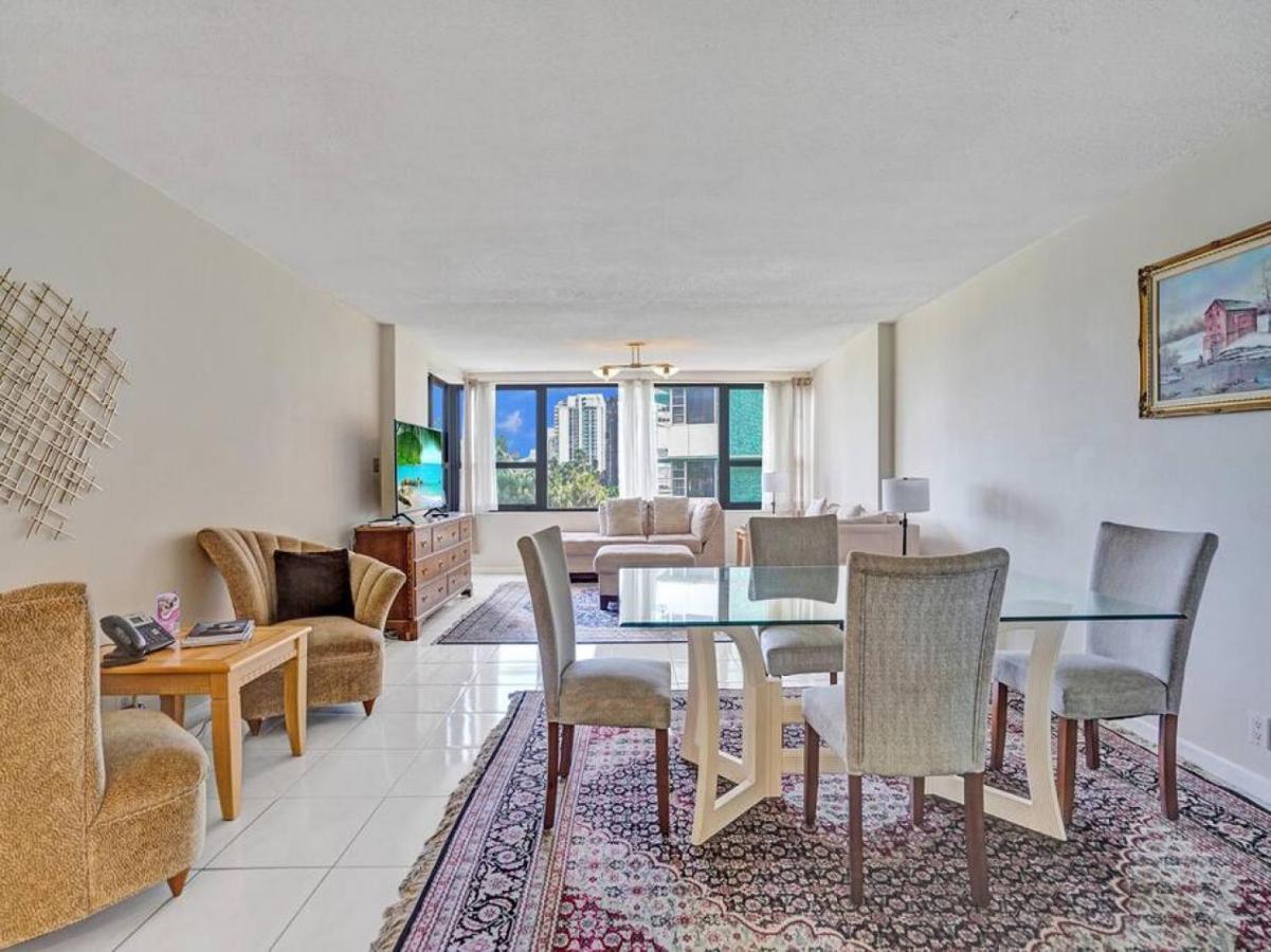 Beachfront Ocean View Beach Service 520 Apartment