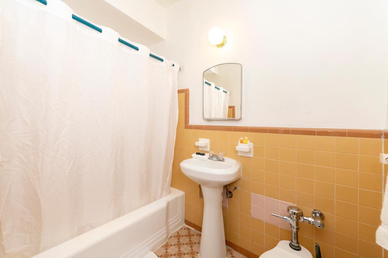 6768 Collins Miami Stays Apartment *