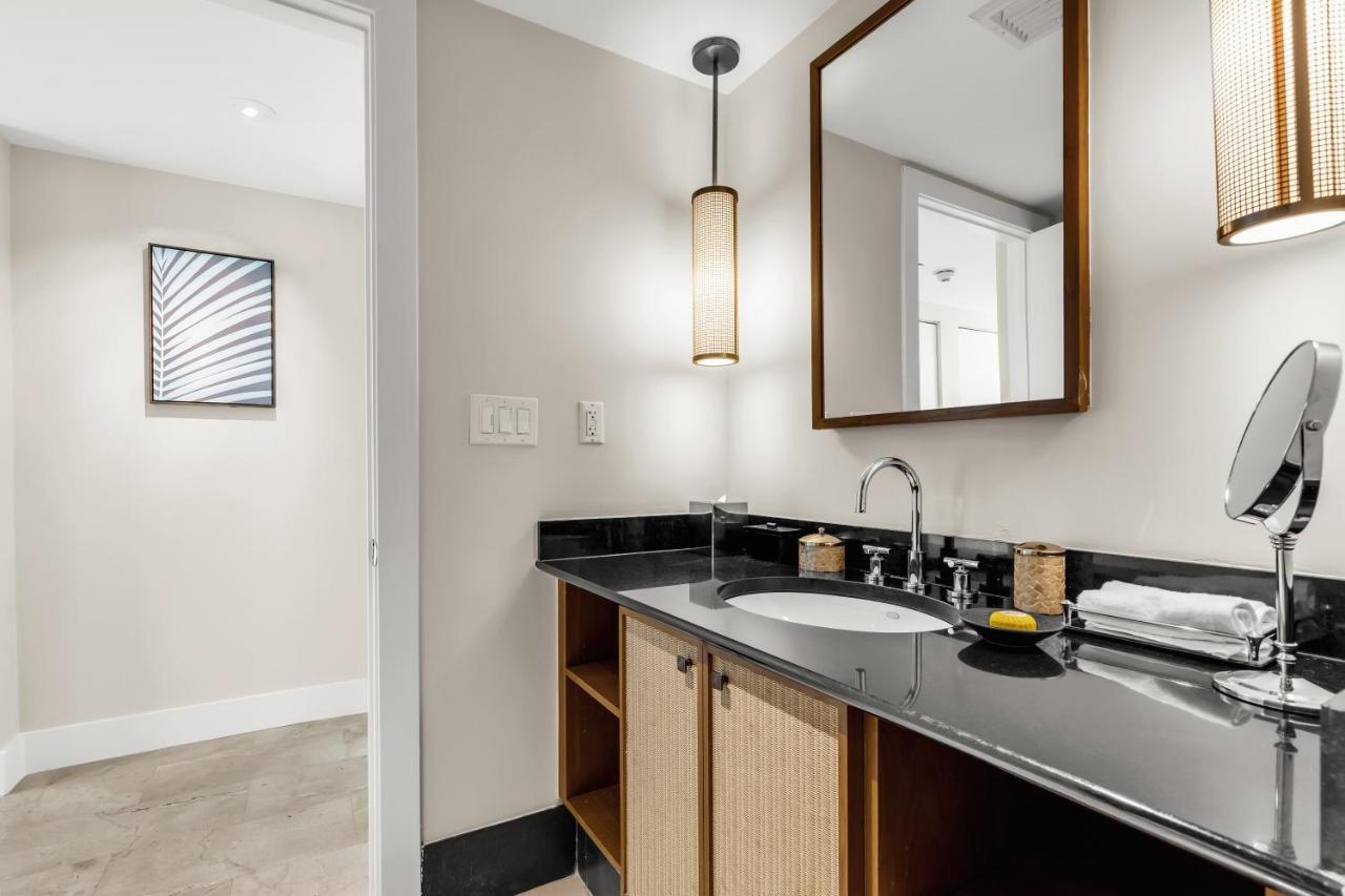 Setai Oceanview 2/2 Luxury Miami Beach