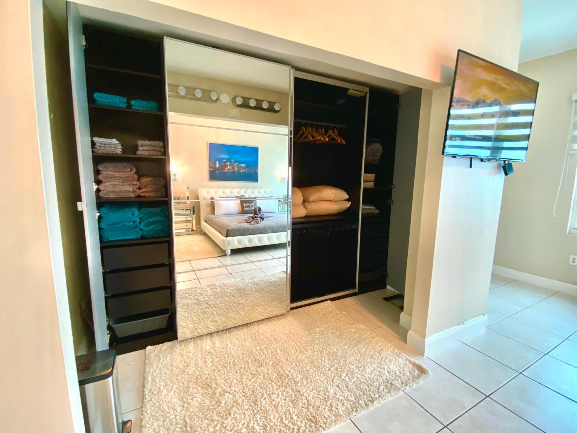 Apartment Large Beautiful Penthouse Ocean Front With Access And Free Parking In Miami