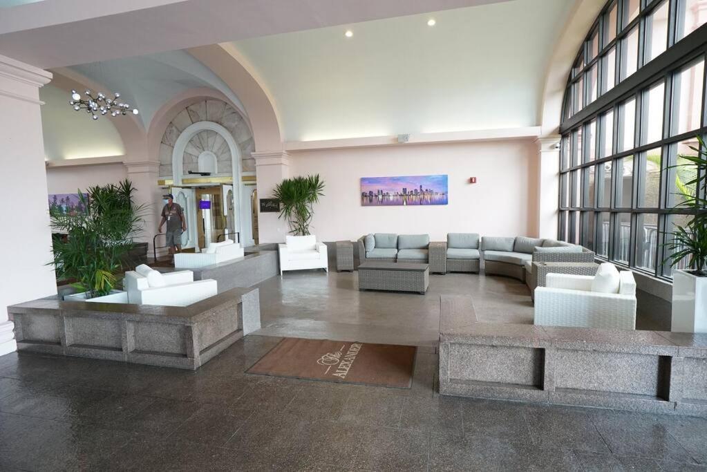 2 Bedroom W Balcony & Ocean View @ The 154