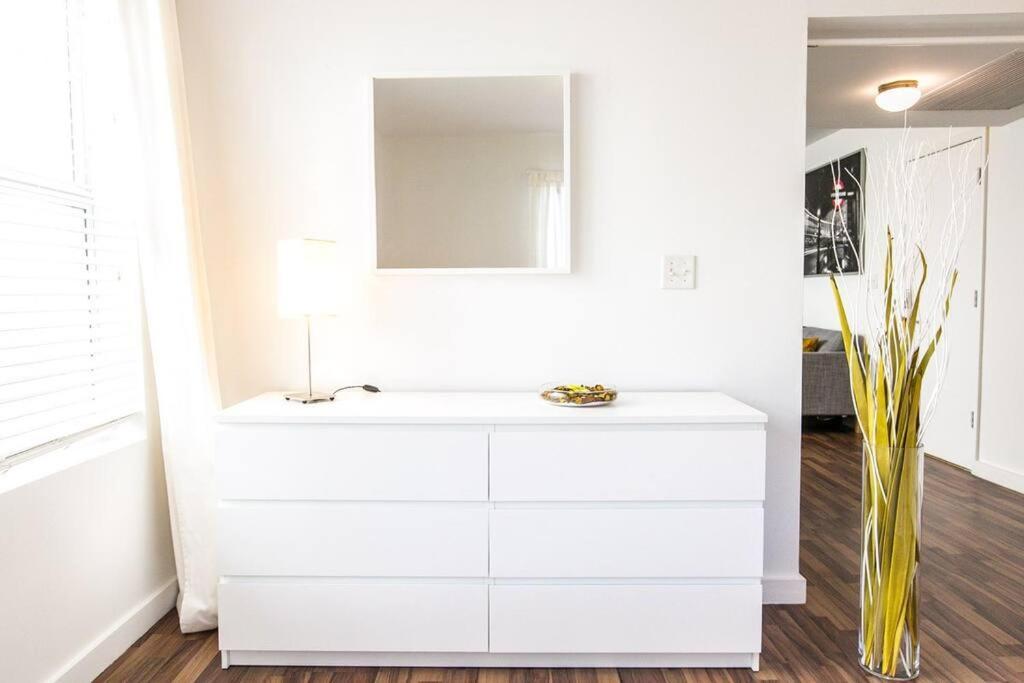 1 Bedroom 5 Minutes Walk To On Washington Ave * Miami Beach