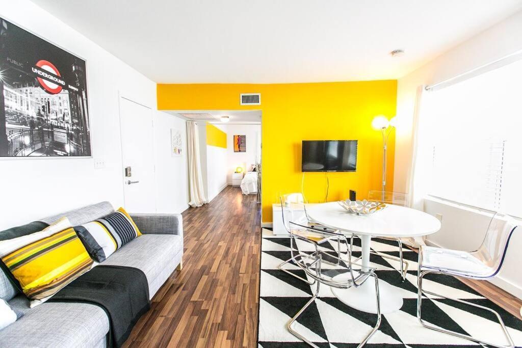 1 Bedroom 5 Minutes Walk To On Washington Ave * Miami Beach