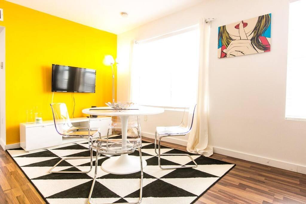 1 Bedroom 5 Minutes Walk To On Washington Ave * Miami Beach
