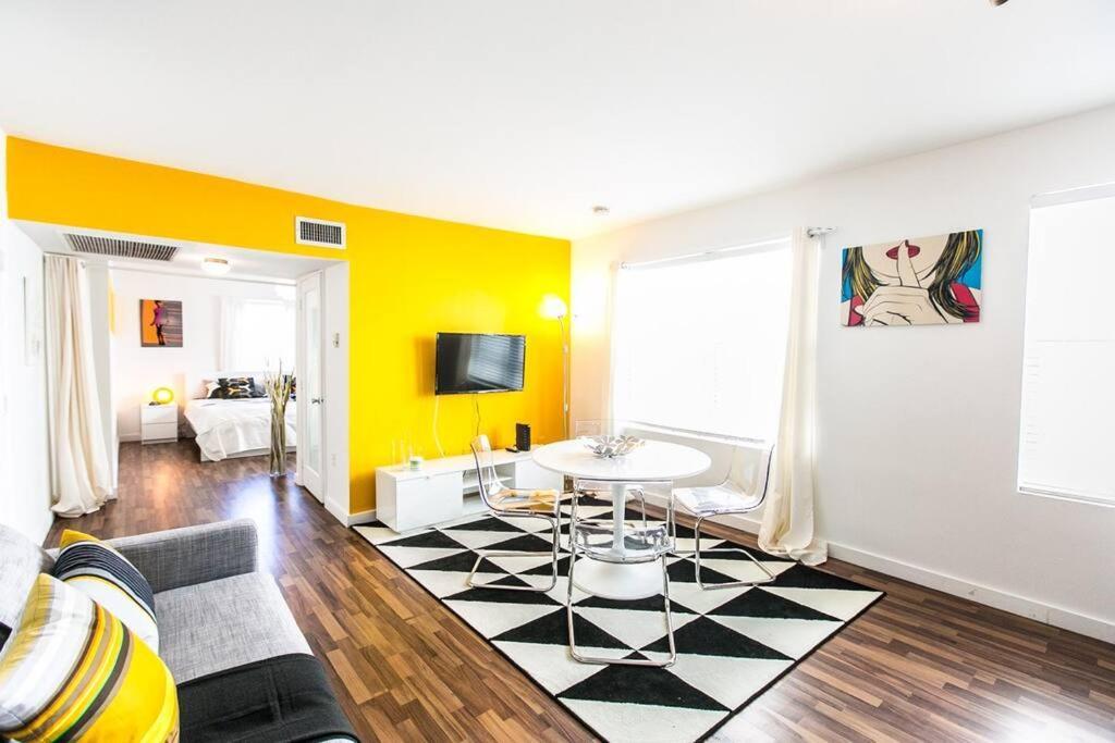 Apartment 1 Bedroom 5 Minutes Walk To On Washington Ave Miami Beach