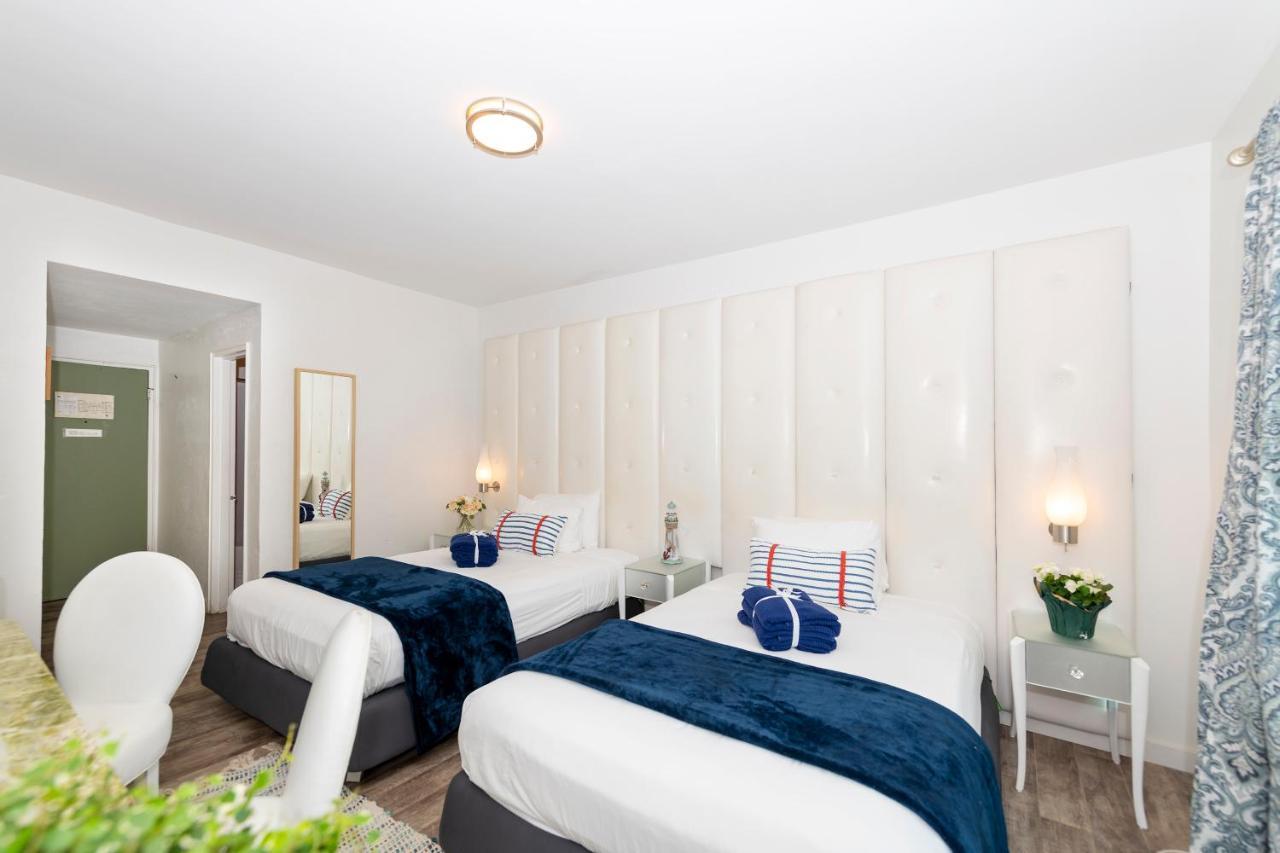 6768 Collins Miami Stays Apartment