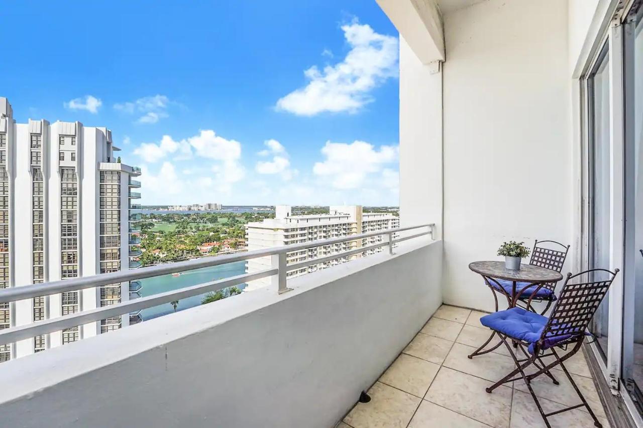 Castle Ph11 Penthouse With Balcony, Free Parking, Pool, Tennis, Access * Miami Beach