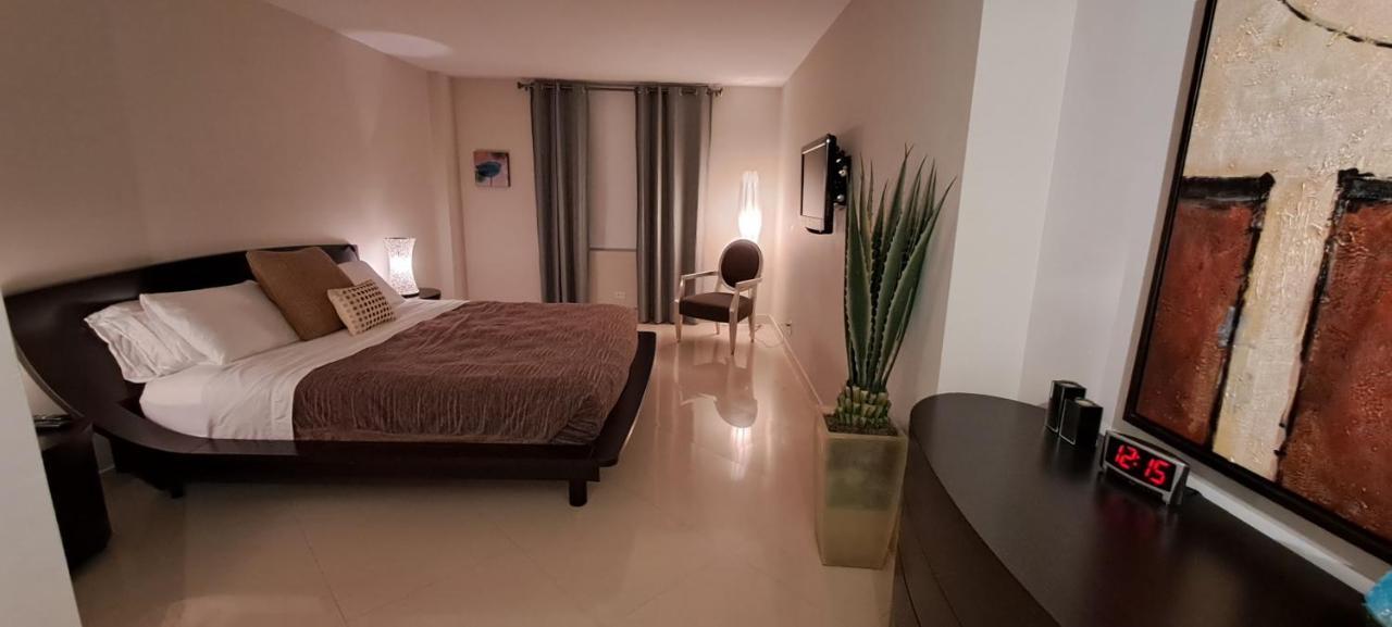 Apartment The Roney Palace #1006 - Minimum Period Of 30 Days