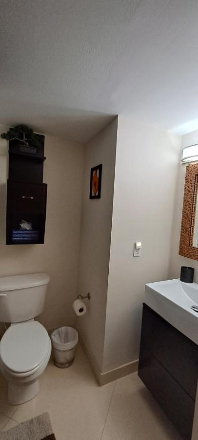 The Roney Palace #1006 - Minimum Period Of 30 Days Apartment