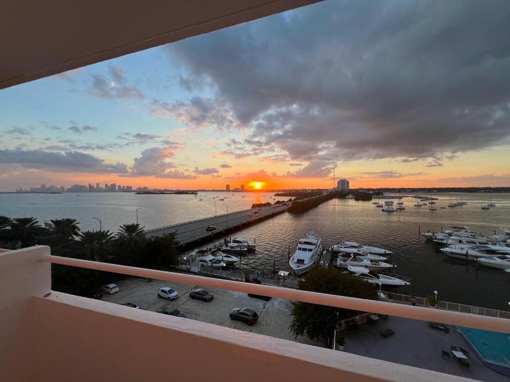Tropical Oasis Getaway Apartment Miami Beach