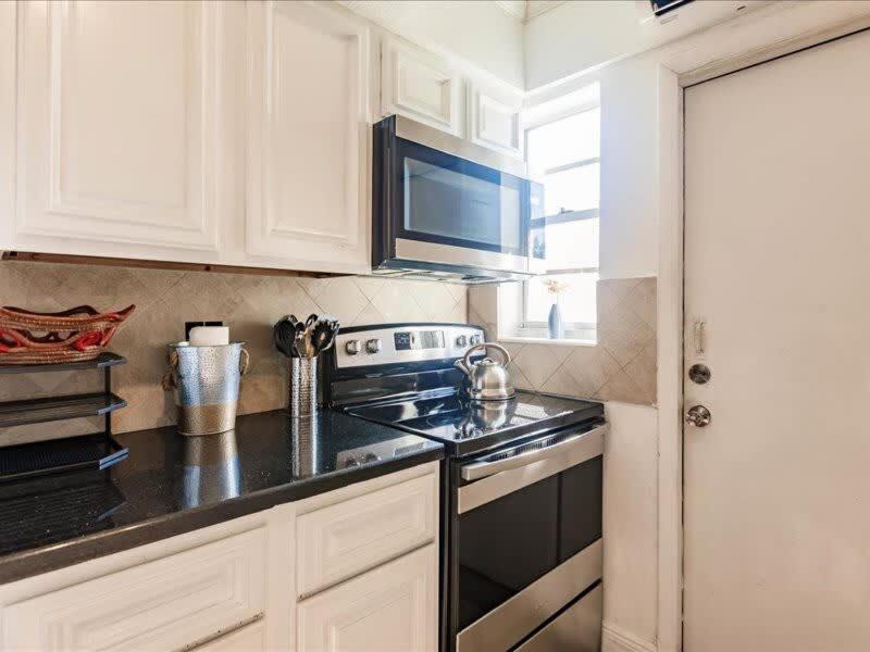 Deco 1block From With Parking * Miami Beach