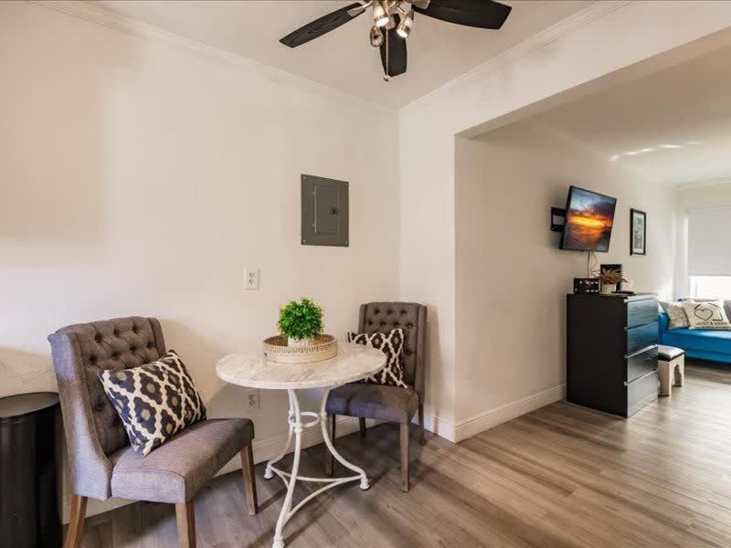 Deco 1block From With Parking Apartment *