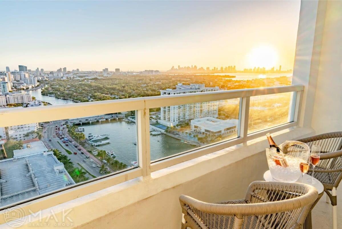 Fontainebleau High Floor W Ocean Views Holiday home Miami Beach