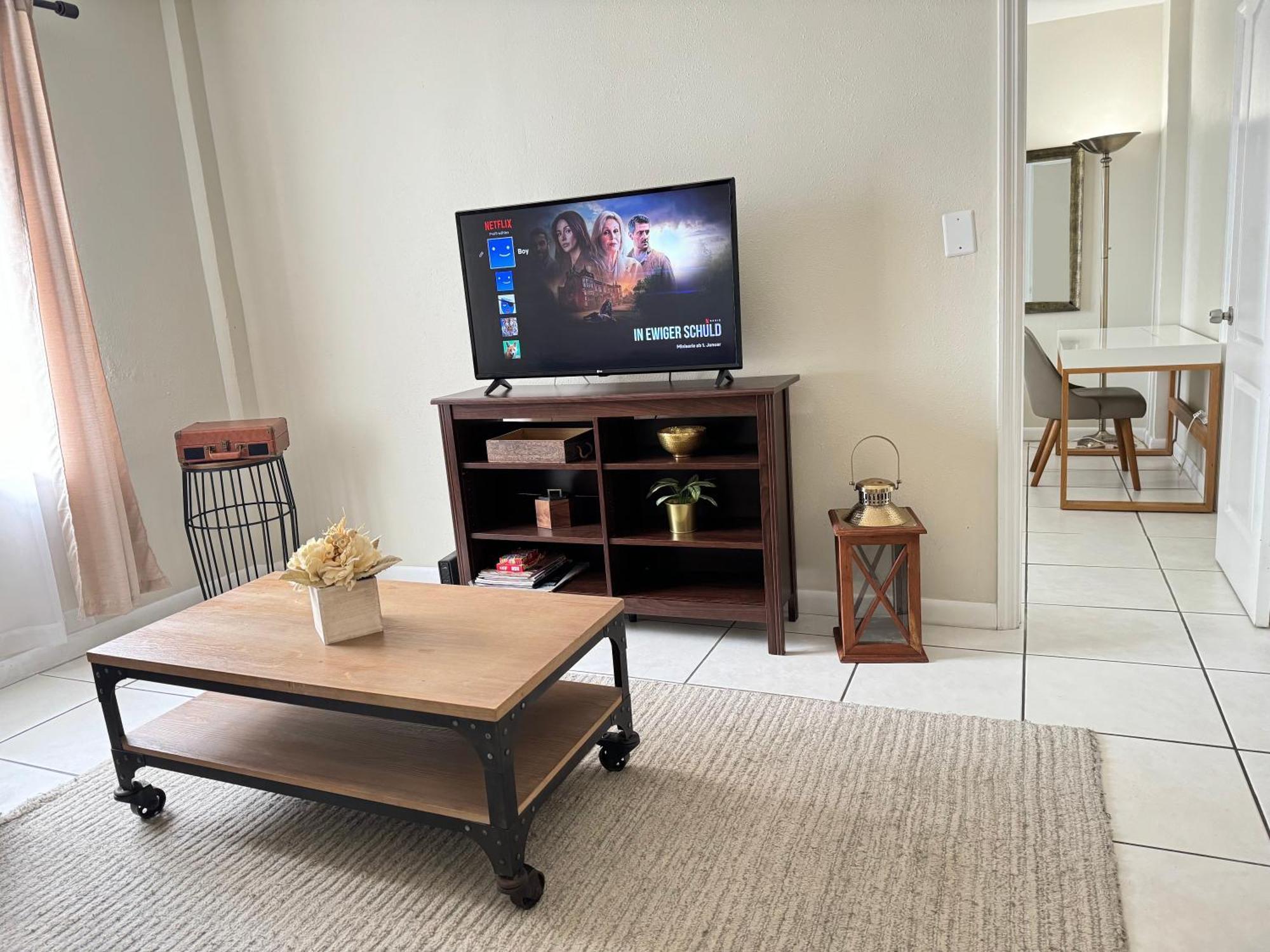 Your Vacation Home! Near The Apartment