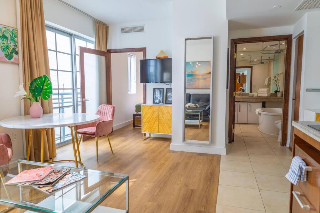 1-bed With Rooftop Pool Ocean Dr By The B207