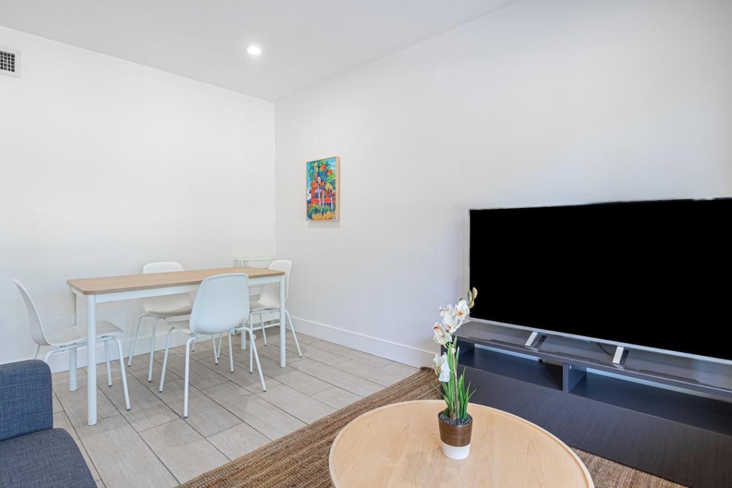 Bay Harbor Unit 3 Lovely 2 Bed 1 Bath *