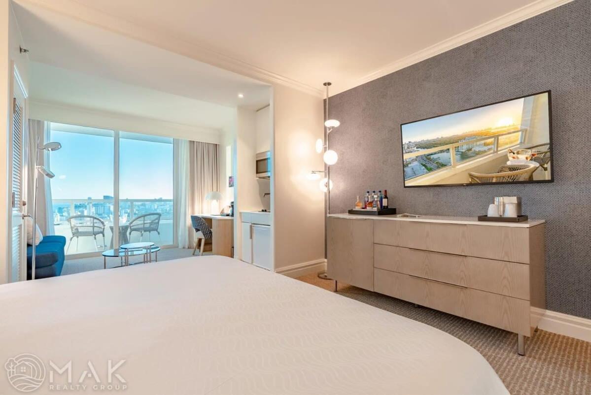 Fontainebleau High Floor W Ocean Views Holiday home