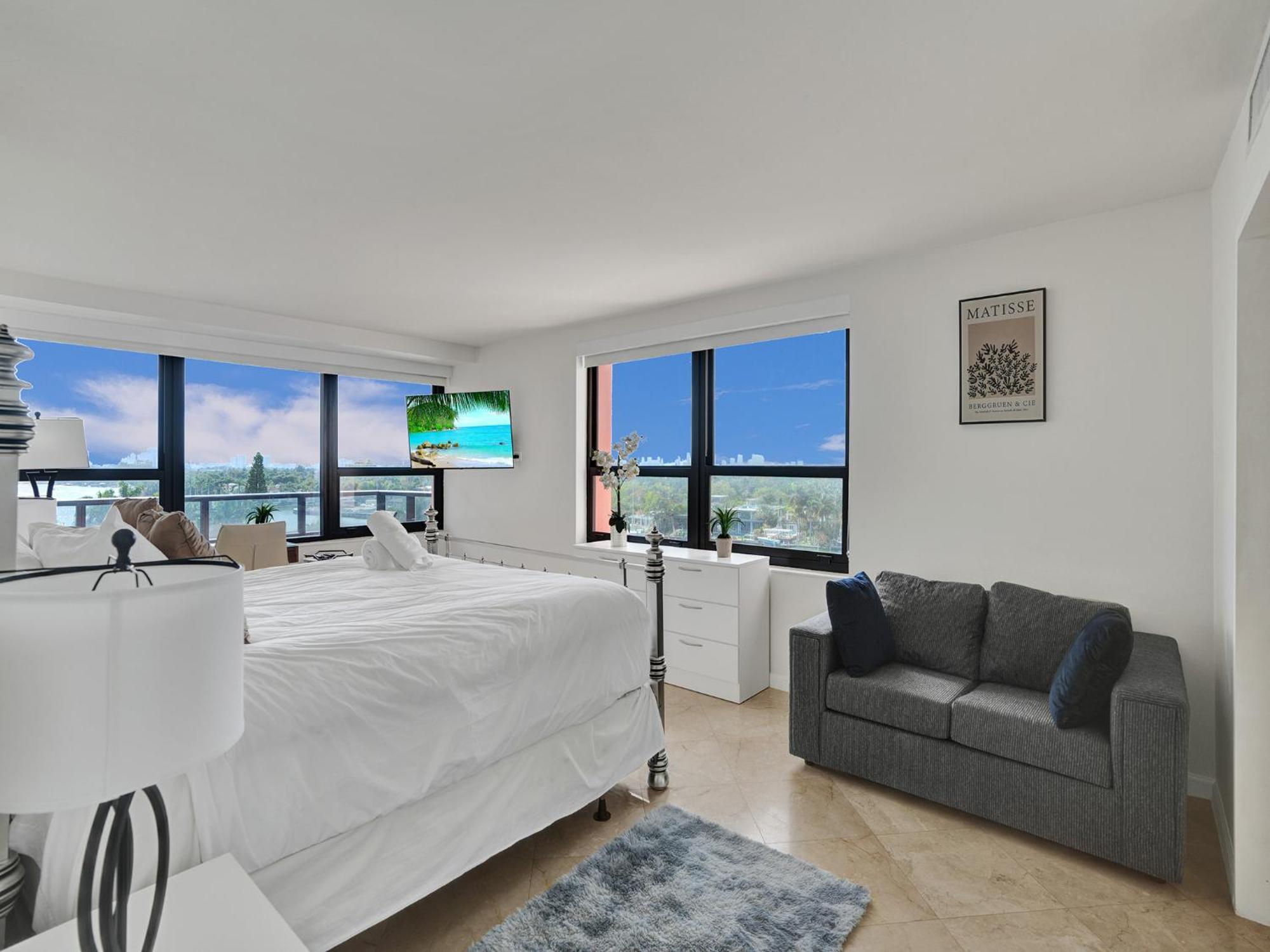 921 * Miami Beach
