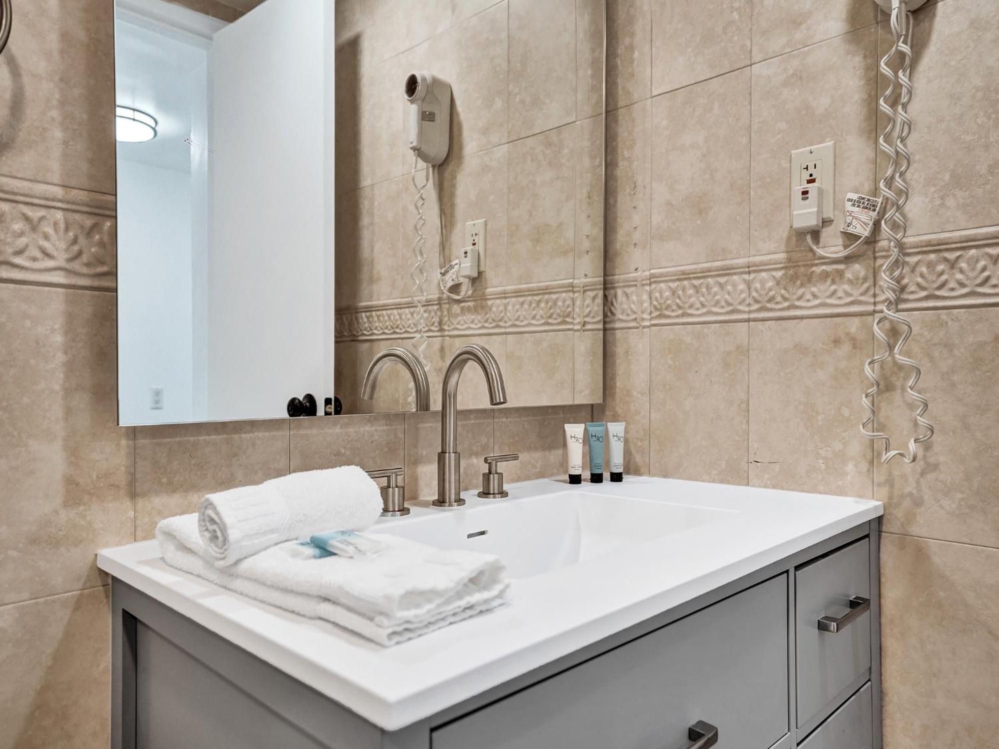 Ocean View Service 1504 Apartment Miami Beach