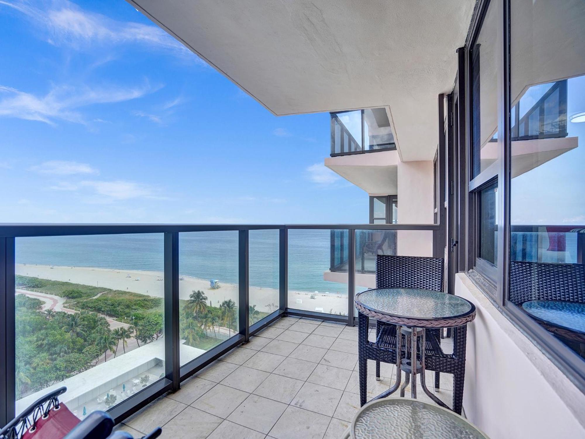 Ocean View Service 1504 Apartment Miami Beach