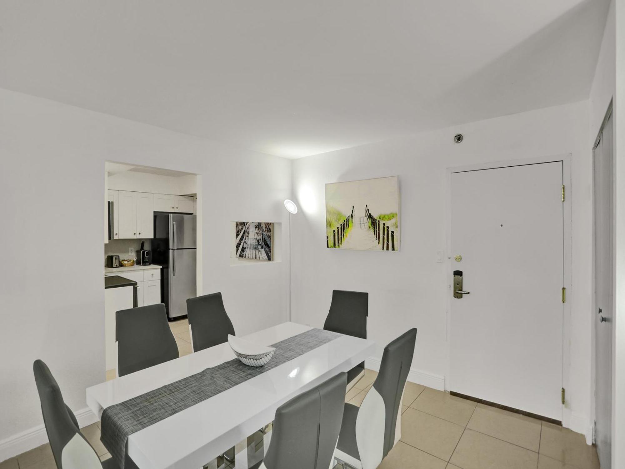 Apartment Ocean View W Service 411 *