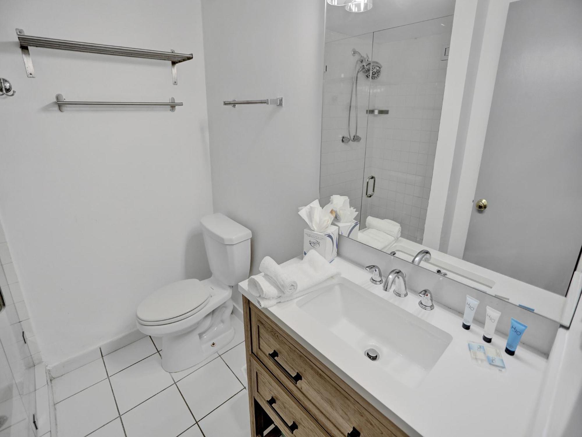 Ocean View W Service 411 Apartment