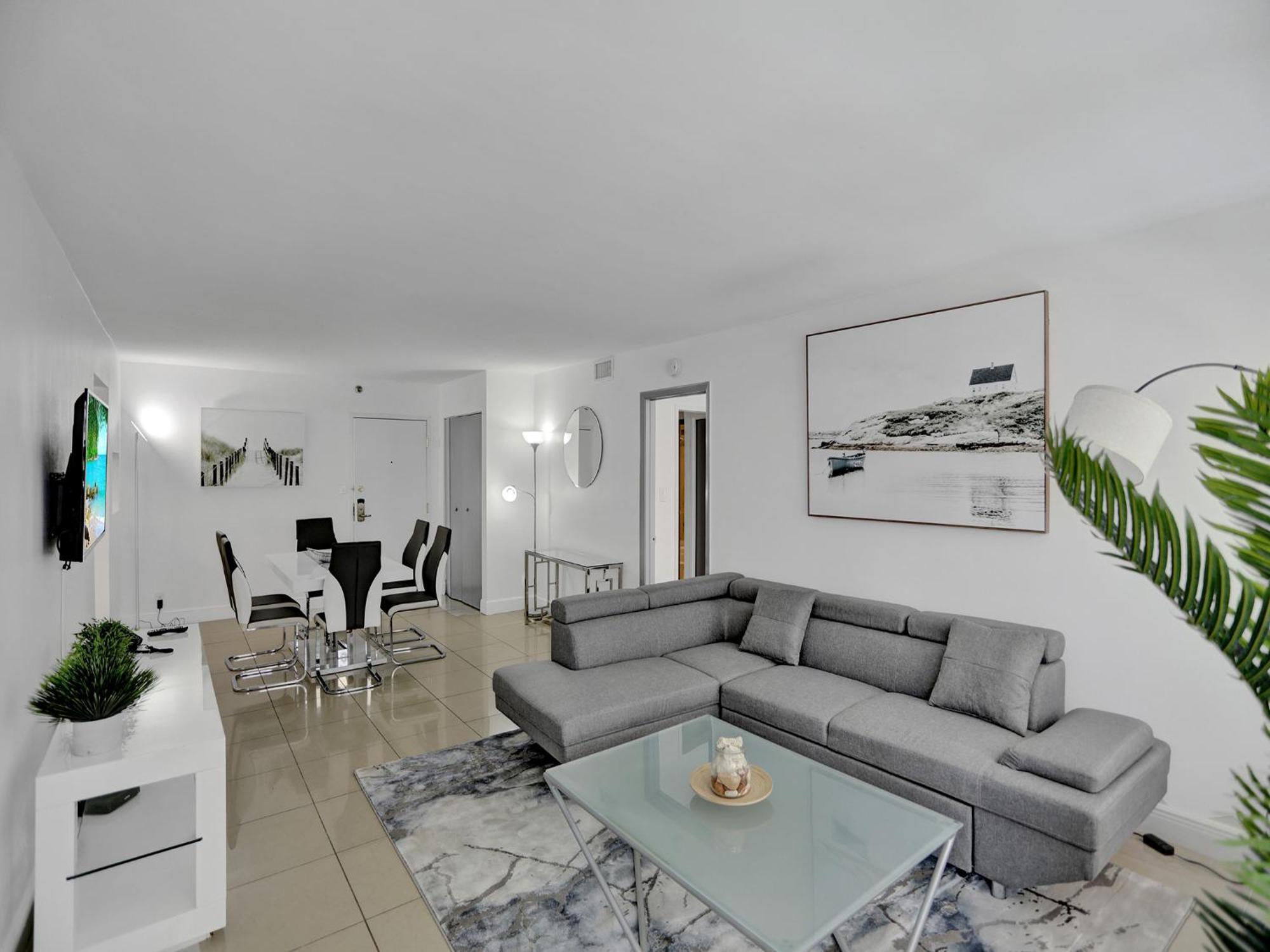 Ocean View W Service 411 Apartment *